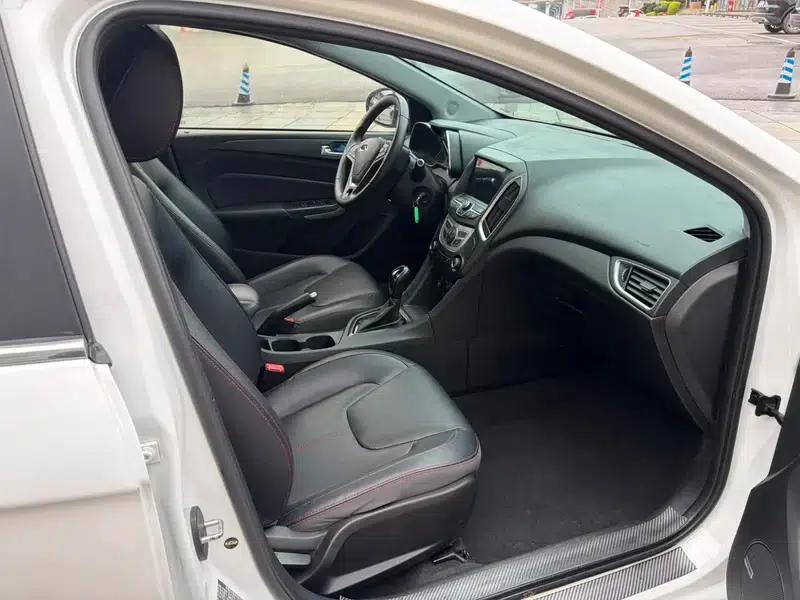 Chery Arrizo 5 2017 1.5L CVT Deluxe Edition — миниатюра 7