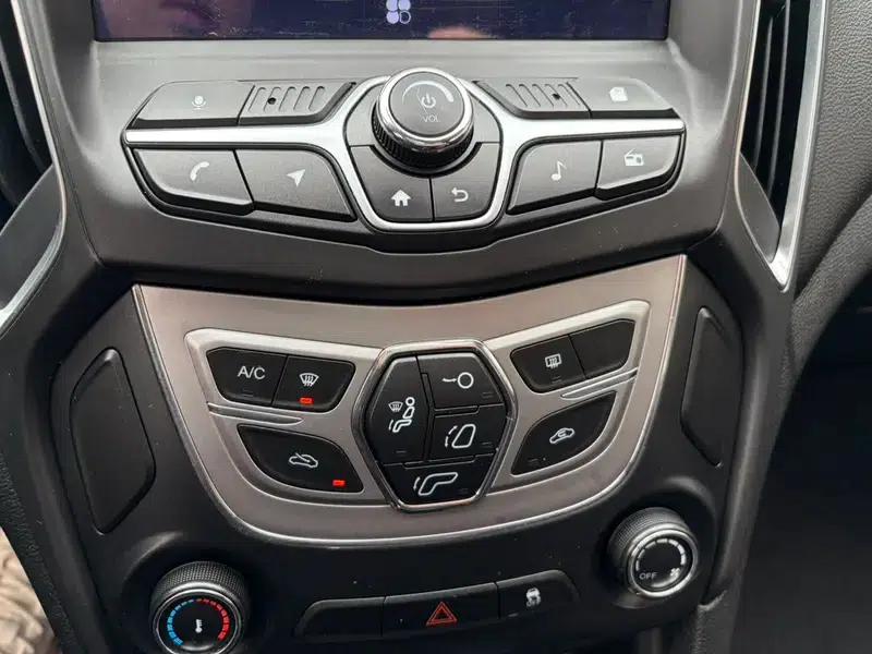 Chery Arrizo 5 2017 1.5L CVT Deluxe Edition — миниатюра 8