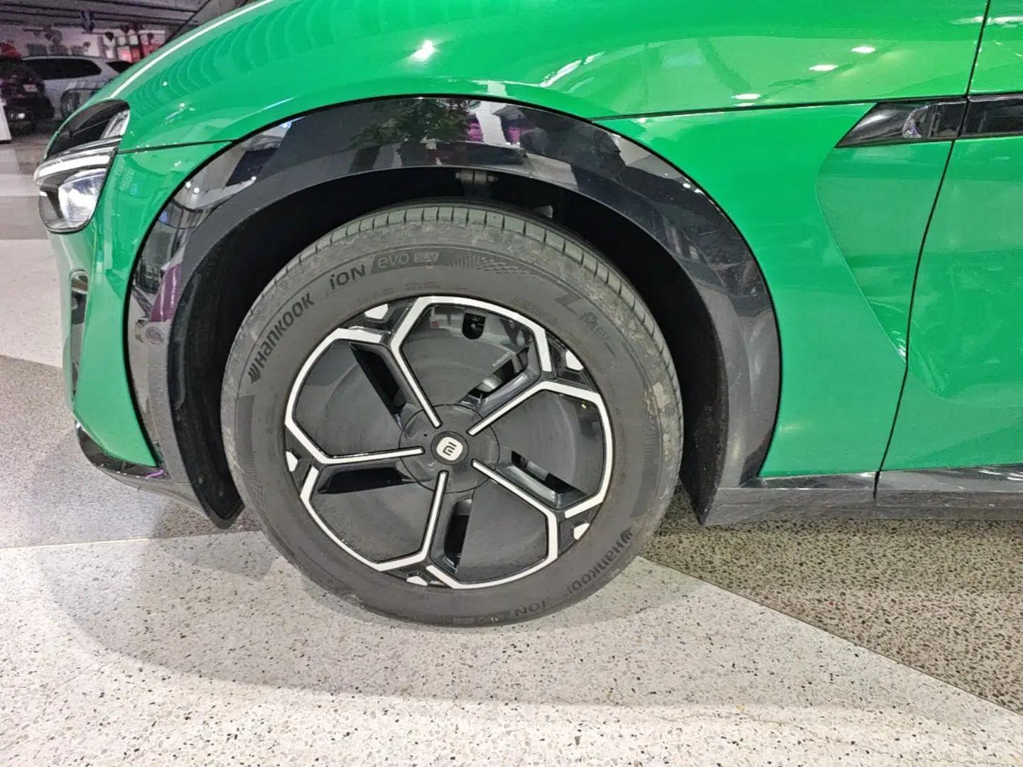 Xiaomi Auto YU7 2025 Ultra-Long Range Rear-Wheel Drive Version — миниатюра 10