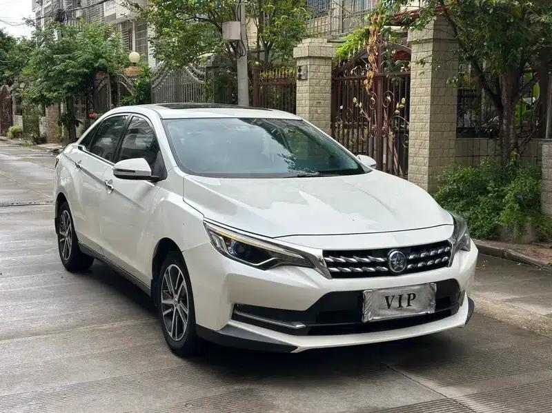 Venucia D60 2019 Model, 100,000 Glory Edition, 1.6L XL CVT, National VI Emission Standard — миниатюра 3