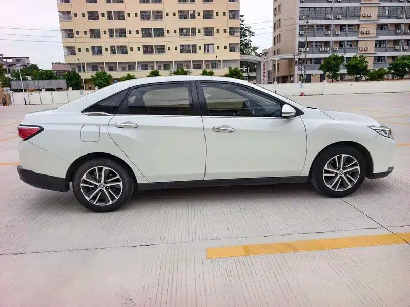 Venucia D60 2019 1.6L XL CVT Intelligent Elite Edition — миниатюра 8
