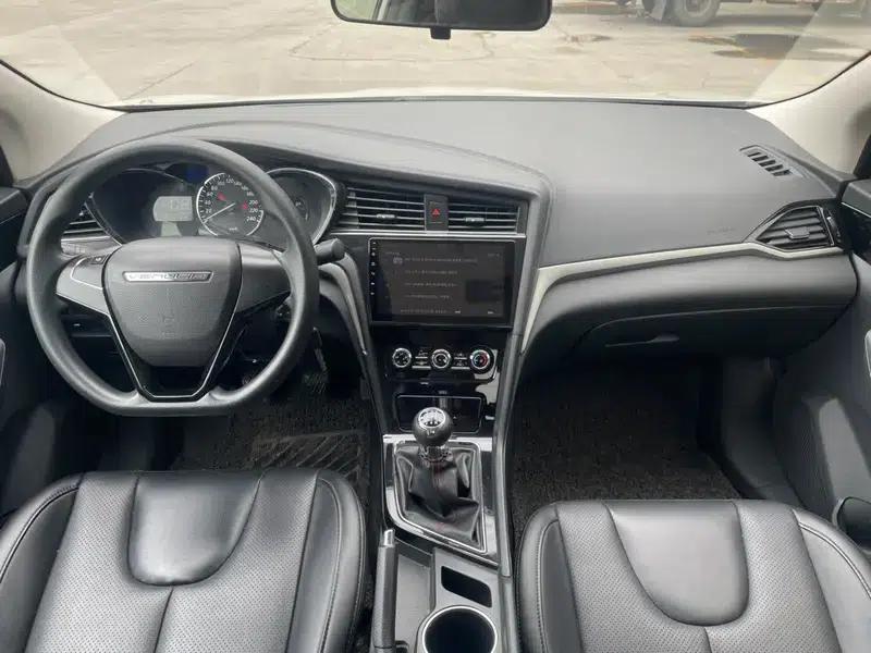 Venucia D60 2019 Model, 100,000 Glory Edition 1.6L Entry Manual Elegance Edition (National VI Emission Standard) — миниатюра 9