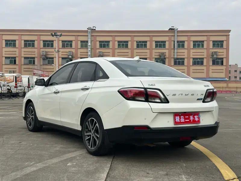 Venucia D60 2019 1.6L XL CVT Intelligent Elite Edition — миниатюра 5