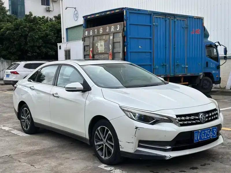 Venucia D60 2018 1.6L CVT Intelligent Elite Edition — миниатюра 3