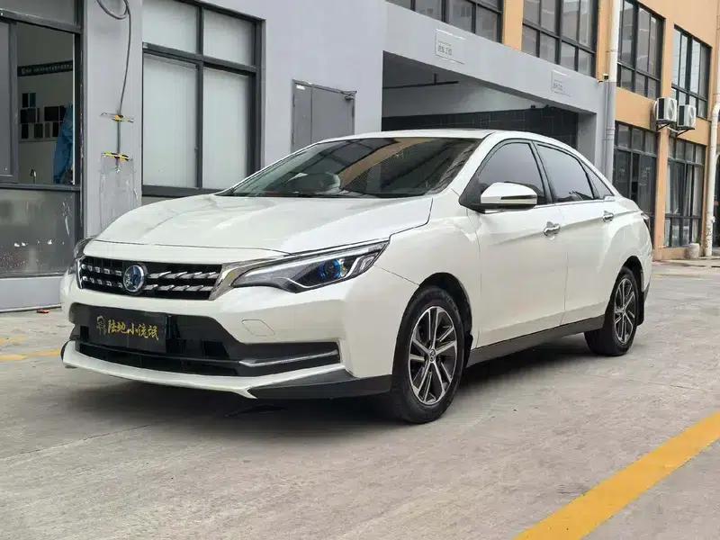 Venucia D60 2018 1.6L CVT Intelligent Elite Edition — миниатюра 1