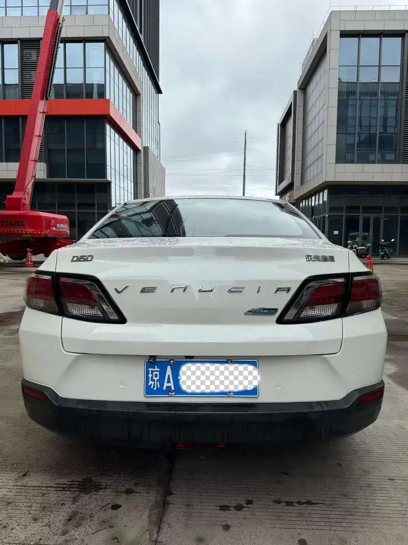 Venucia D60 2019 1.6L XE CVT Comfort Edition — миниатюра 5