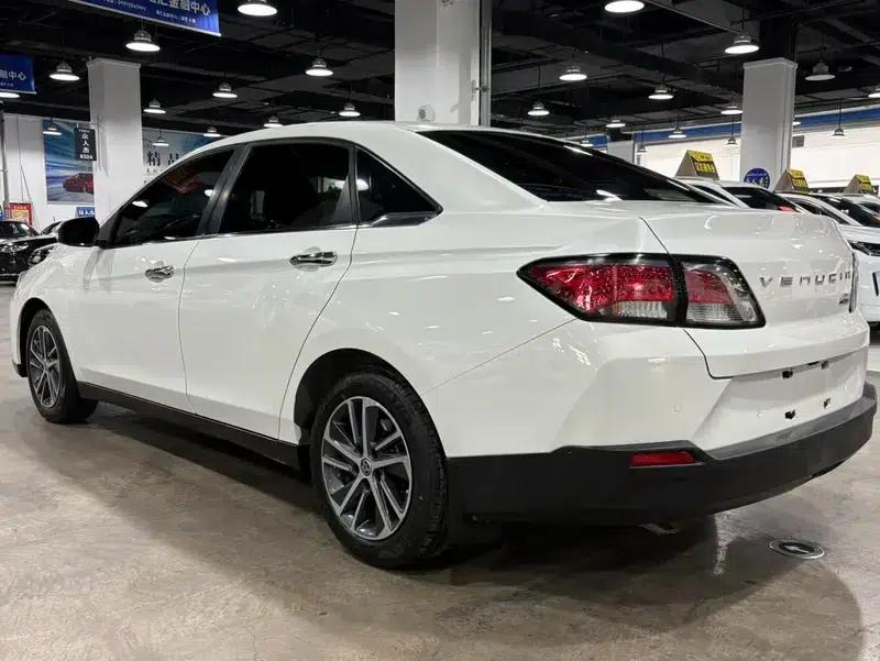 Venucia D60 2019 1.6L XL CVT Intelligent Elite Edition — миниатюра 4