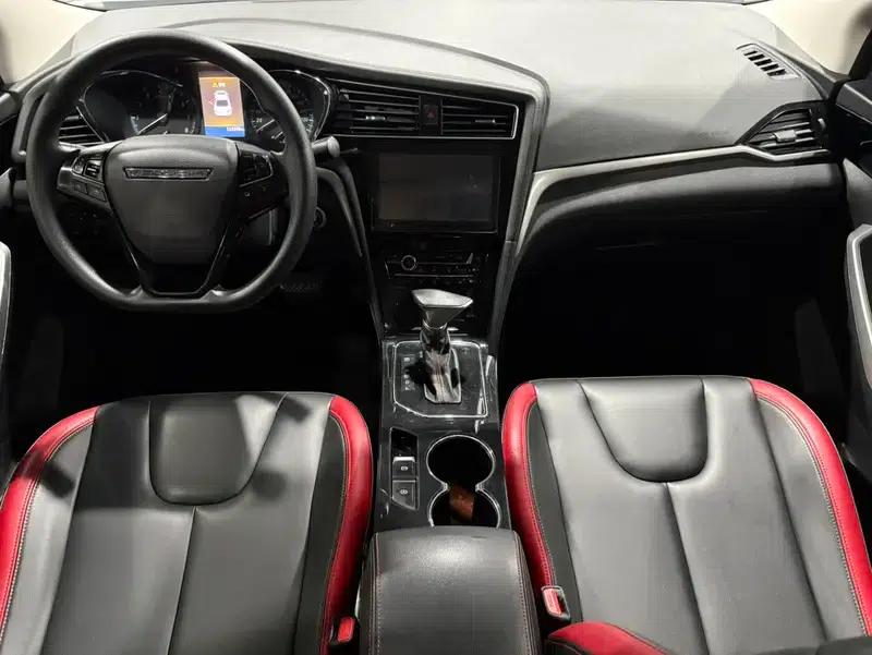 Venucia D60 2019 1.6L XL CVT Intelligent Elite Edition — миниатюра 7