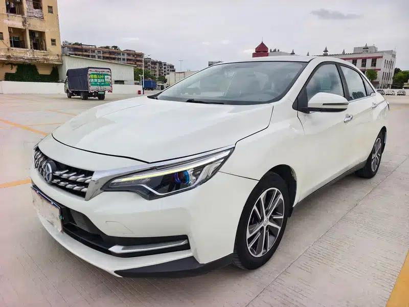 Venucia D60 2019 Model, 100,000 Glory Edition, 1.6L XL CVT, National VI Emission Standard — миниатюра 1