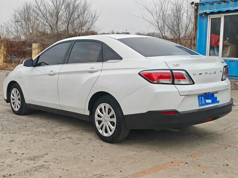 Venucia D60 2021 1.6L Entry Manual Comfort Edition — миниатюра 5