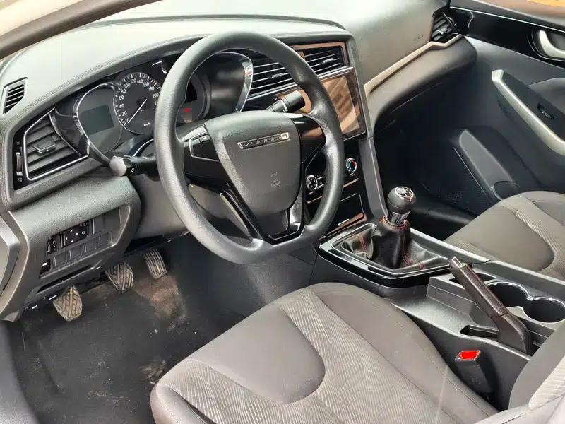 Venucia D60 2021 1.6L Entry Manual Comfort Edition — миниатюра 8