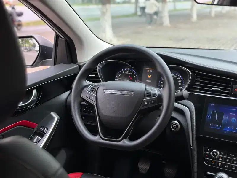 Venucia D60 2019 1.6L XL Manual Intelligent Elite Edition — миниатюра 15