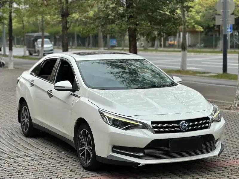 Venucia D60 2019 1.6L XL Manual Intelligent Elite Edition — миниатюра 3