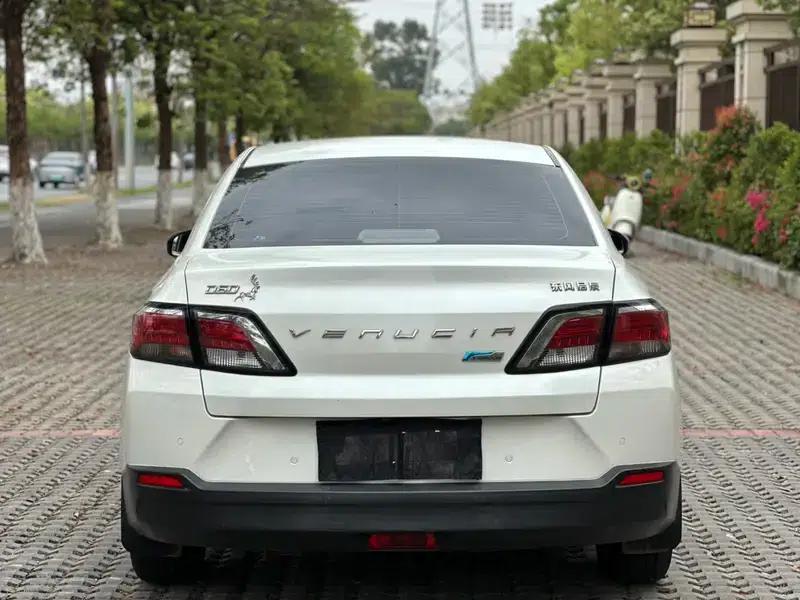 Venucia D60 2019 1.6L XL Manual Intelligent Elite Edition — миниатюра 6