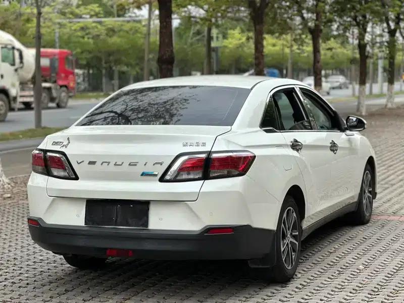 Venucia D60 2019 1.6L XL Manual Intelligent Elite Edition — миниатюра 7