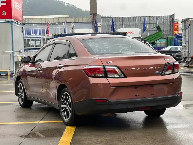Venucia D60 2018 1.6L CVT Comfort Edition — миниатюра 4