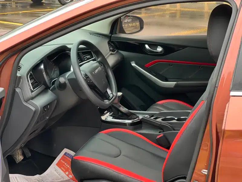 Venucia D60 2018 1.6L CVT Comfort Edition — миниатюра 8