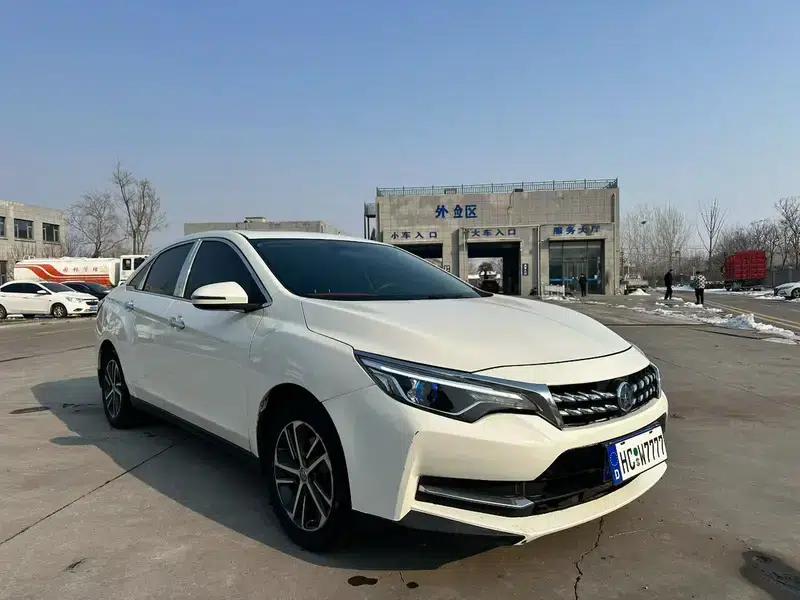 Venucia D60 2018 1.6L CVT Intelligent Elite Edition — миниатюра 3