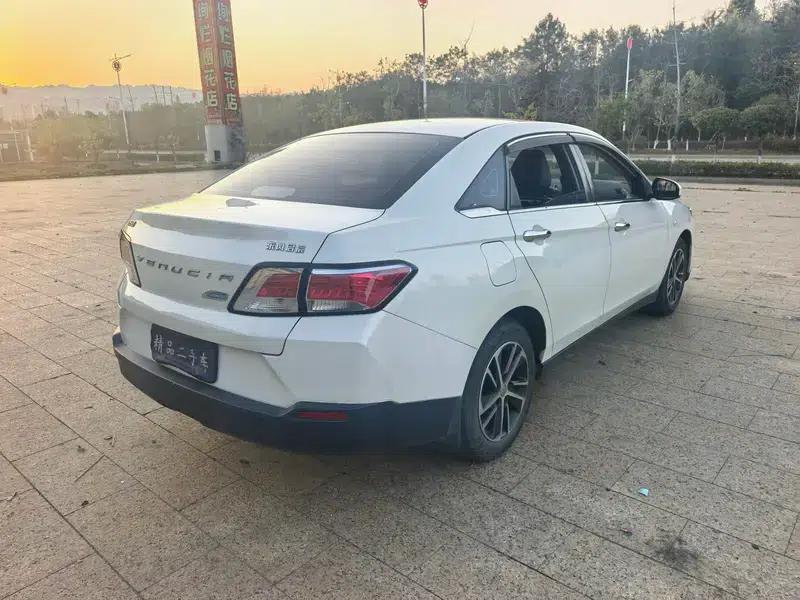 Venucia D60 2020 1.6L XE CVT Enjoy Edition — миниатюра 5