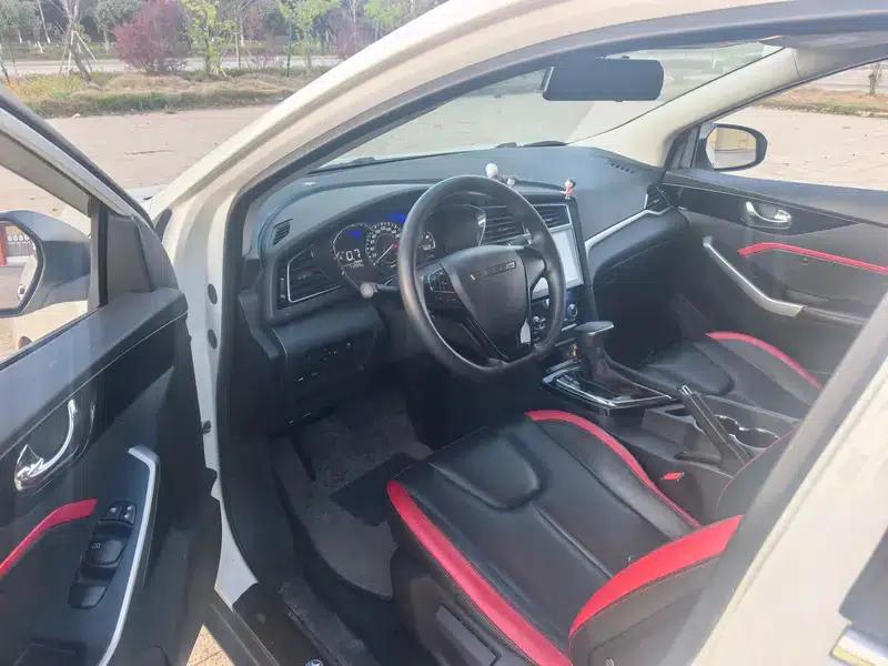 Venucia D60 2020 1.6L XE CVT Enjoy Edition — миниатюра 8