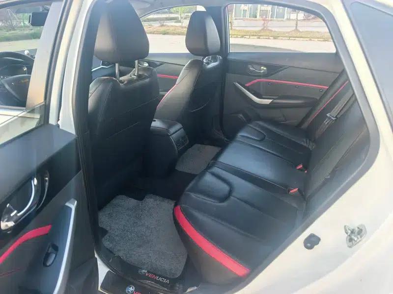 Venucia D60 2020 1.6L XE CVT Enjoy Edition — миниатюра 9
