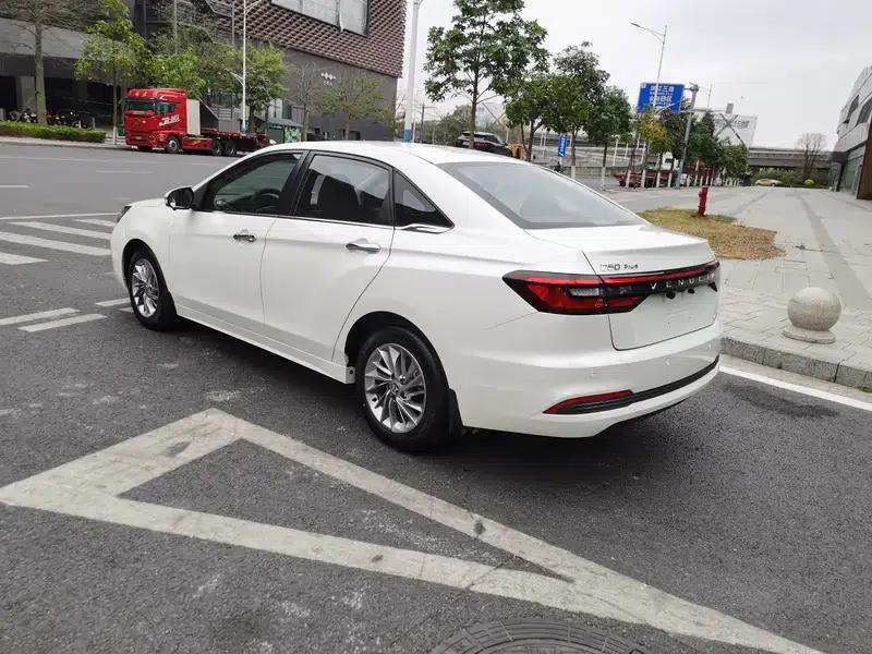 Venucia D60 2021 PLUS 1.6L XL CVT Elite Edition — миниатюра 5