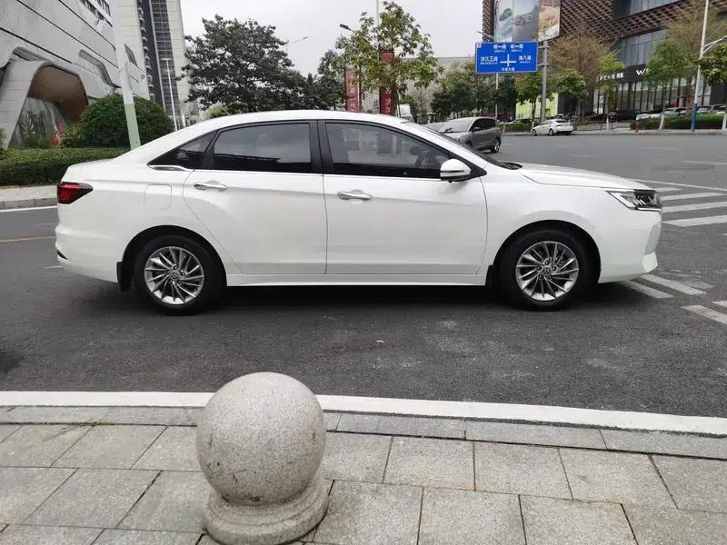 Venucia D60 2021 PLUS 1.6L XL CVT Elite Edition — миниатюра 8