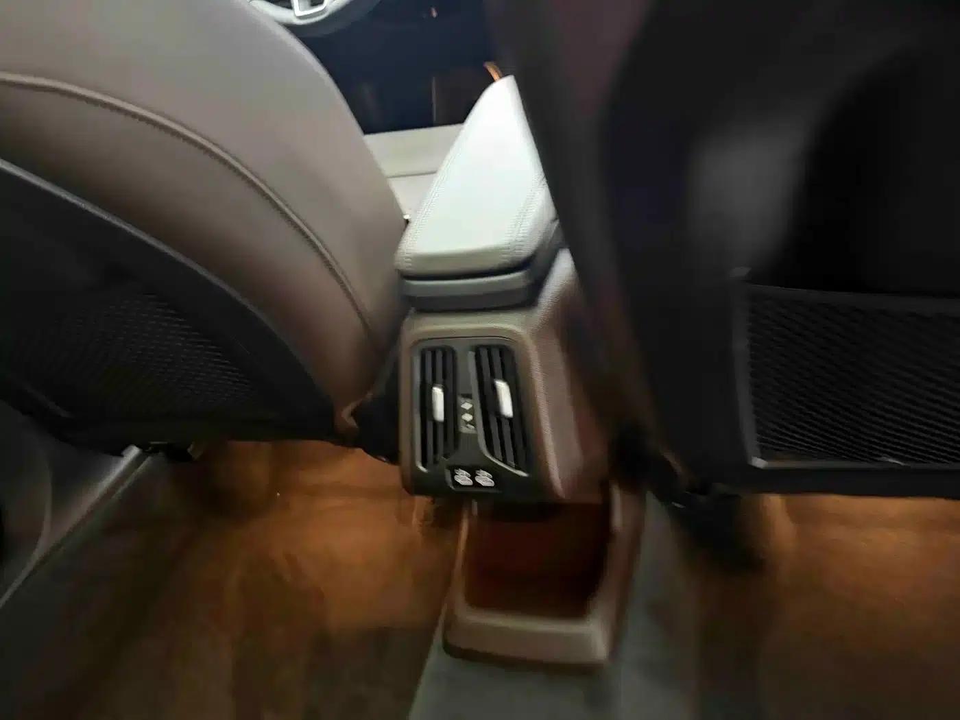 2024 BMW X1 sDrive25Li X Design Package — миниатюра 4