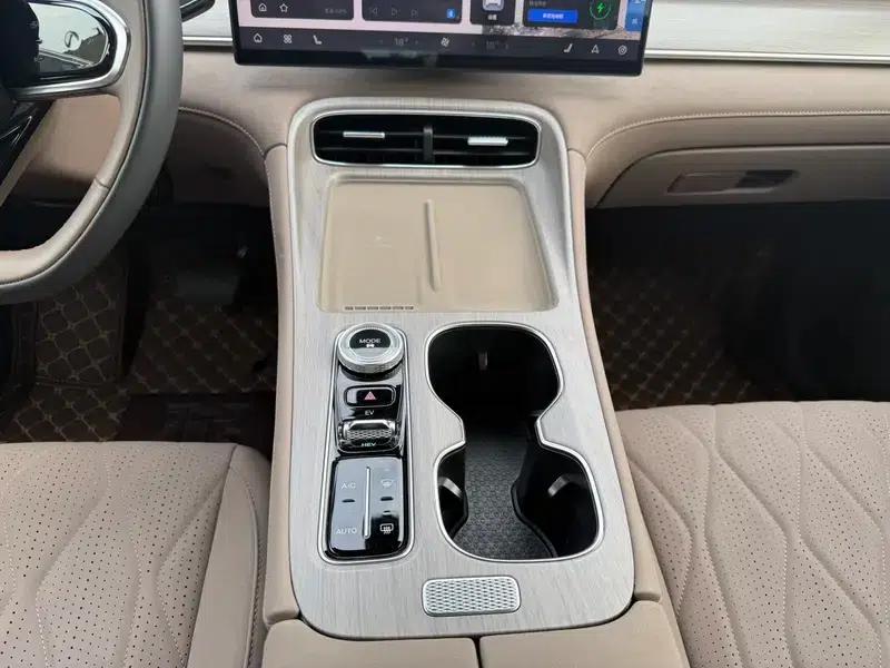 Fengyun T8 2025 1.5T 130km Luxury Edition — миниатюра 12