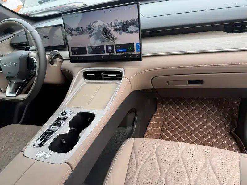 Fengyun T8 2025 1.5T 130km Luxury Edition — миниатюра 8
