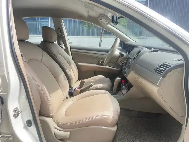 Nissan Sylphy 2012 1.6XE CVT Comfort Edition — миниатюра 14