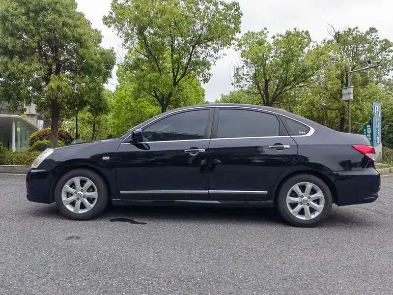 Nissan Sylphy 2009 1.6XL Automatic Deluxe Sunroof Edition — миниатюра 4
