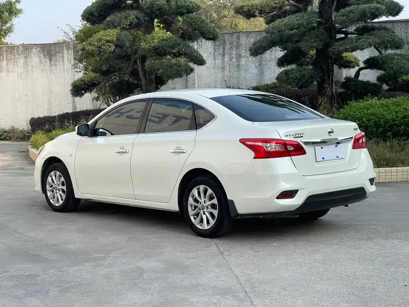 Nissan Sylphy 2022 Classic 1.6 XE CVT Comfort Edition — миниатюра 3