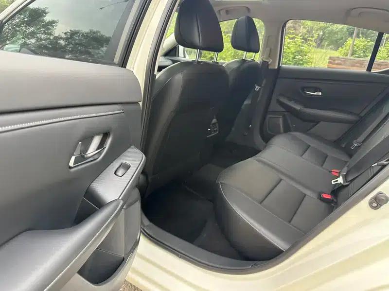 Nissan Sylphy 2022 1.6L XL CVT Enjoy Edition — миниатюра 13