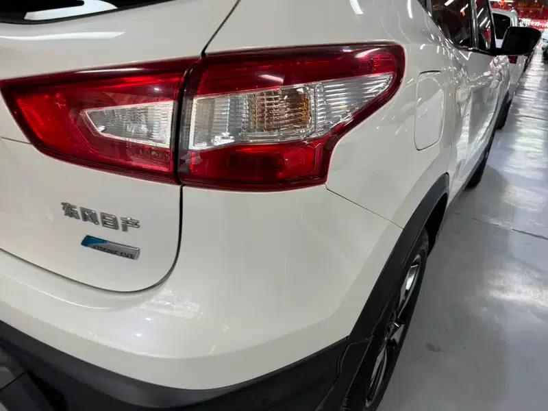 Nissan Qashqai 2016 2.0L CVT Luxury Edition — миниатюра 13