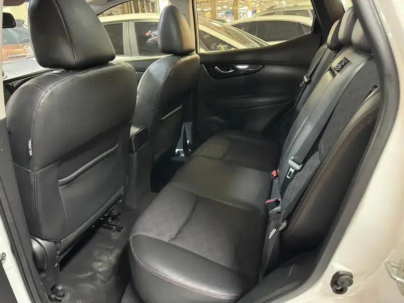 Nissan Qashqai 2016 2.0L CVT Luxury Edition — миниатюра 18