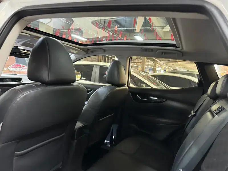 Nissan Qashqai 2016 2.0L CVT Luxury Edition — миниатюра 20