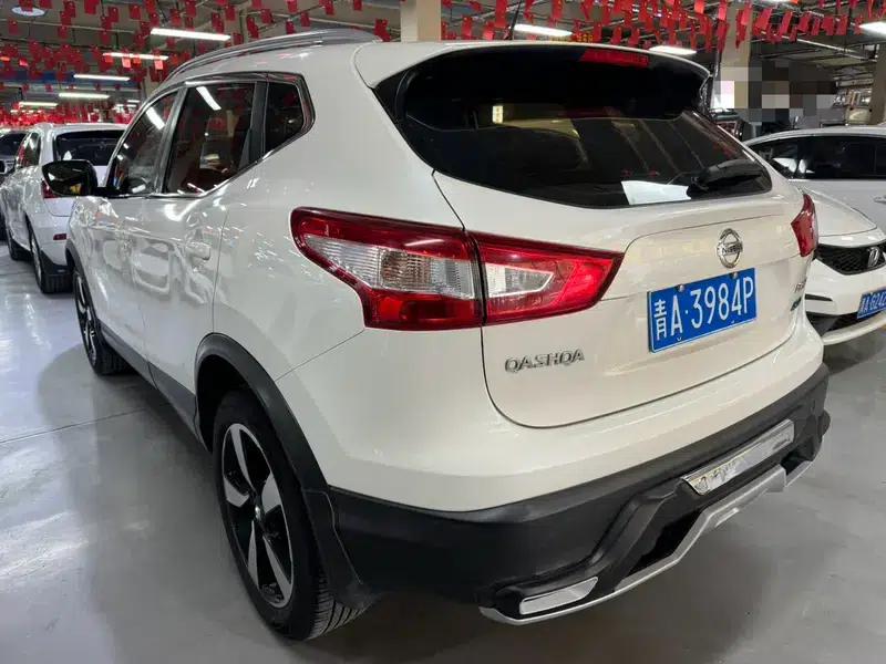 Nissan Qashqai 2016 2.0L CVT Luxury Edition — миниатюра 4