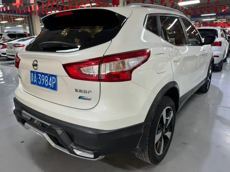 Nissan Qashqai 2016 2.0L CVT Luxury Edition — миниатюра 6