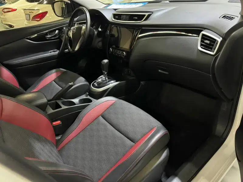 Nissan Qashqai 2016 2.0L CVT Luxury Edition — миниатюра 9