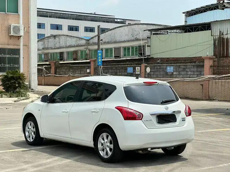2014 Tiida 1.6L CVT Cool Edition — миниатюра 4