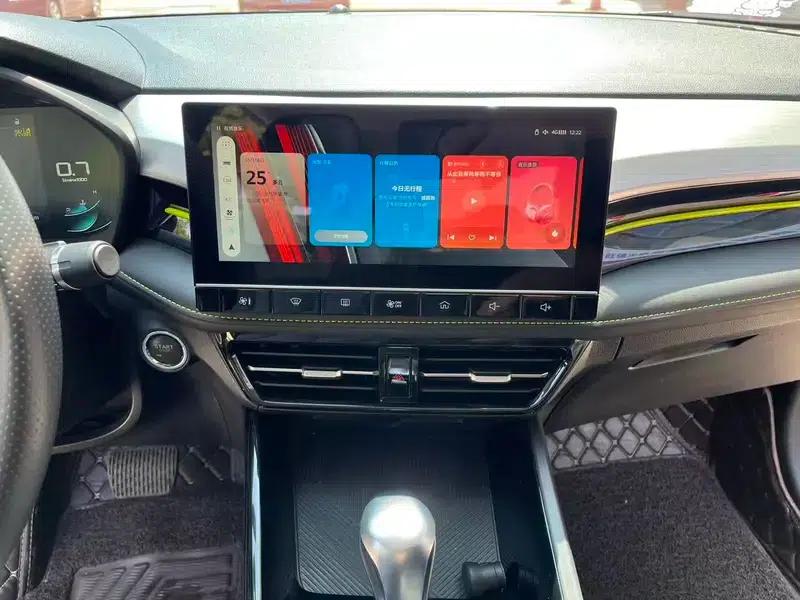 Roewe i5 2021 Facelift 1.5L CVT Star Edition — миниатюра 12