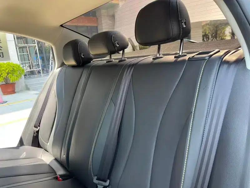 Roewe i5 2021 Facelift 1.5L CVT Star Edition — миниатюра 22