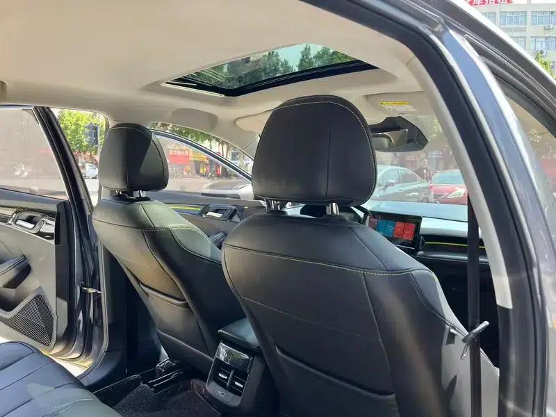 Roewe i5 2021 Facelift 1.5L CVT Star Edition — миниатюра 28