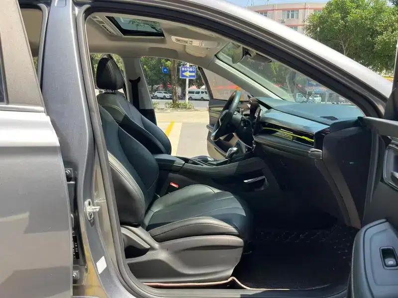 Roewe i5 2021 Facelift 1.5L CVT Star Edition — миниатюра 29