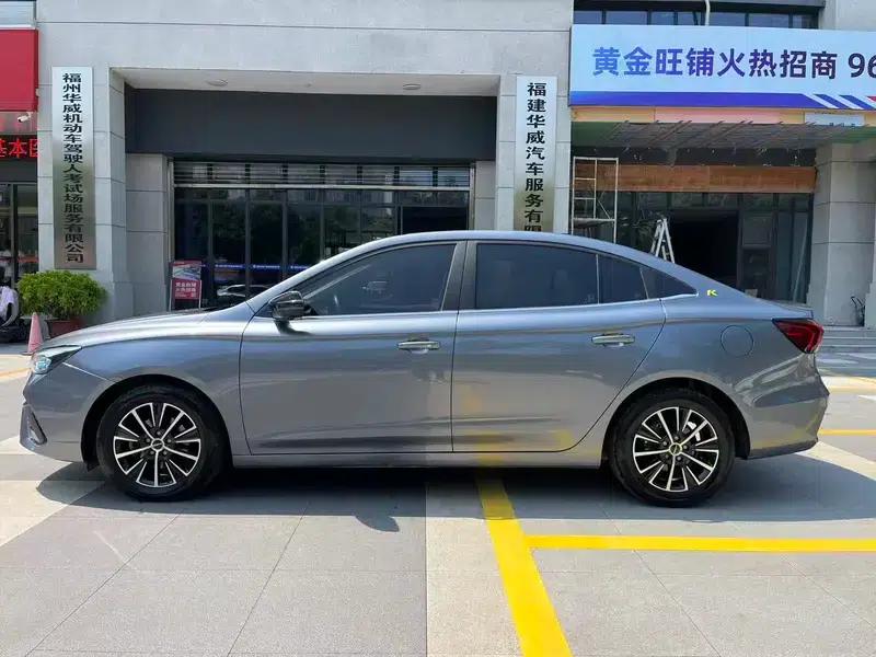 Roewe i5 2021 Facelift 1.5L CVT Star Edition — миниатюра 4