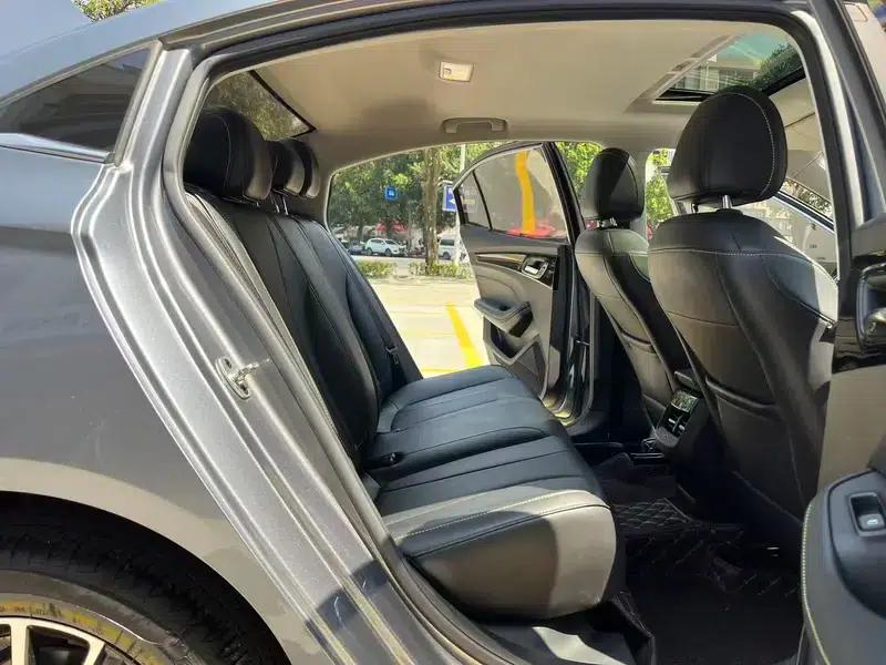 Roewe i5 2021 Facelift 1.5L CVT Star Edition — миниатюра 31