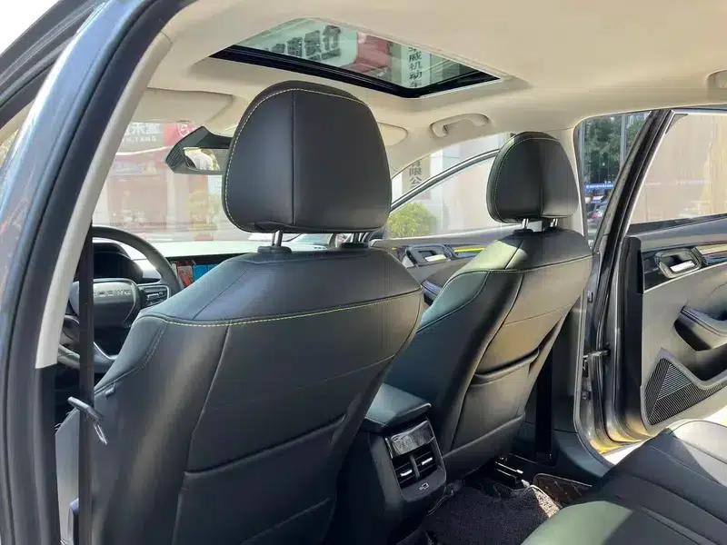 Roewe i5 2021 Facelift 1.5L CVT Star Edition — миниатюра 32
