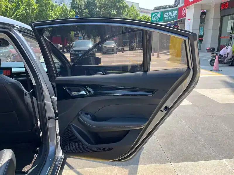 Roewe i5 2021 Facelift 1.5L CVT Star Edition — миниатюра 33
