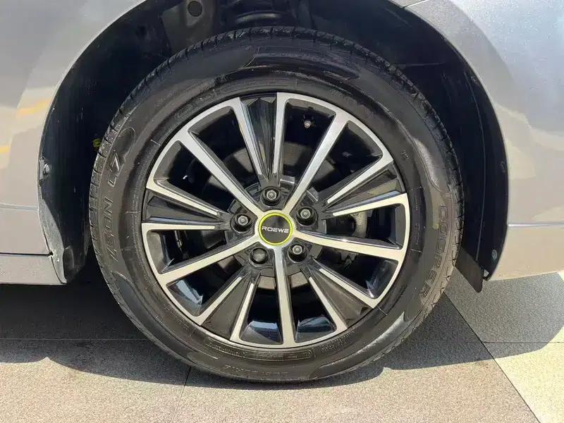 Roewe i5 2021 Facelift 1.5L CVT Star Edition — миниатюра 9